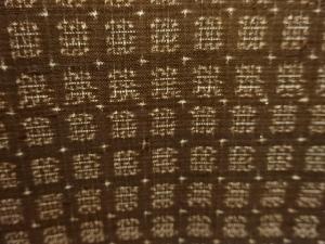 アンティーク　格子織り出し本場村山泥大島紬着物